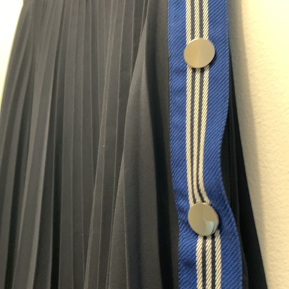 Pleated Claudie pierlot skirt size 36 (us4) - Picture 2 of 4